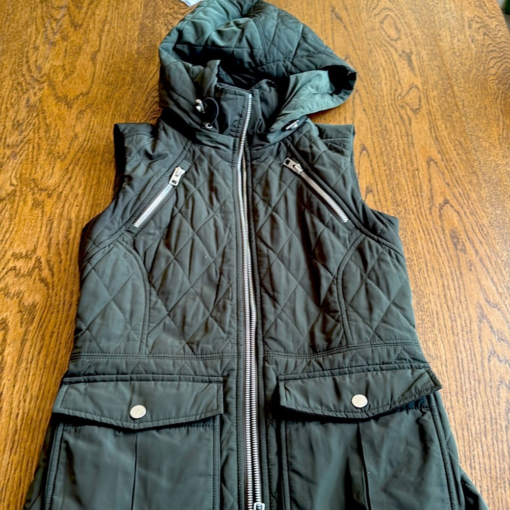 Sturdy Athleta thigh length vest